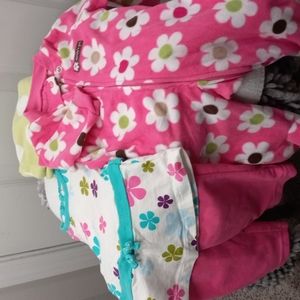 Carters 4 Pieces.                 Size 3 Months
